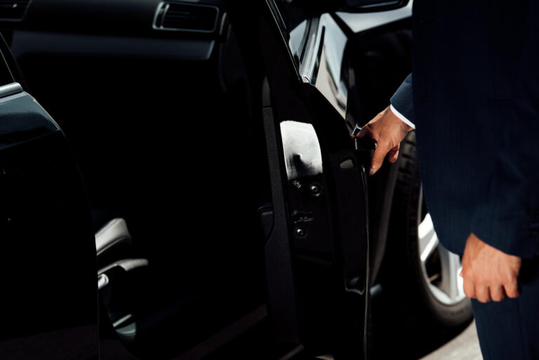 Looking for exclusive transportation in Miami? Discover the best Miami Limo Service!