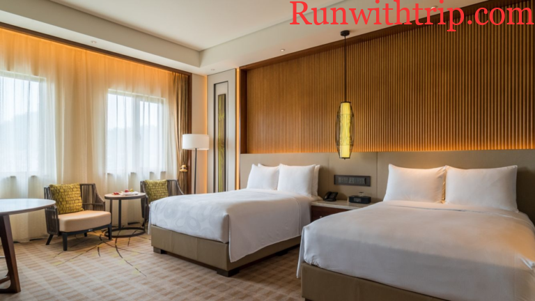 Right Accommodati‍on